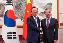 على الرغم من التحديات.. وزير خارجية الصين دعا لتعزيز العلاقات مع كوريا الجنوبية