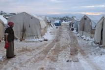 الثلوج تحاصر مخيمات النزوح شمال غربي سوريا