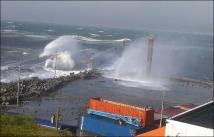 تعرض شبه جزيرة ساخالين الروسية لاعصار شديد