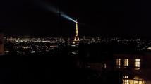 باريس تغرق في الظلام