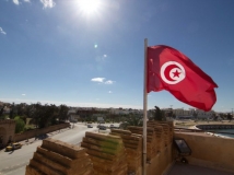 تونس تمدد حالة الطوارئ لشهر إضافي وسط تحذيرات حقوقية