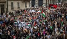 آلاف المتظاهرين  في جنيف يطالبون بإنهاء “الإبادة الجماعية” في غزة