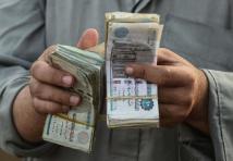 ارتفاع ملحوظ في سعر صرف الدولار وأسعار السلع في مصر