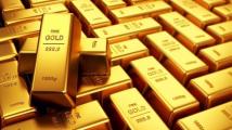 أسعار الذهب تتراجع مع تعافي الدولار قليلا