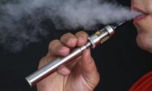 دراسة تكشف ضرر السجائر الإلكترونية الخالية من النيكوتين على الرئة