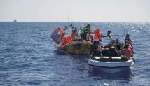 فقدان 45 مهاجراً في انقلاب قارب بالبحر المتوسط
