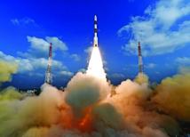 الهند تطلق مسبارا فضائيا في أول مهمة لها لدراسة الشمس
