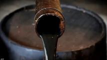 النفط يستقر والأنظار على التطورات في البحر الأحمر